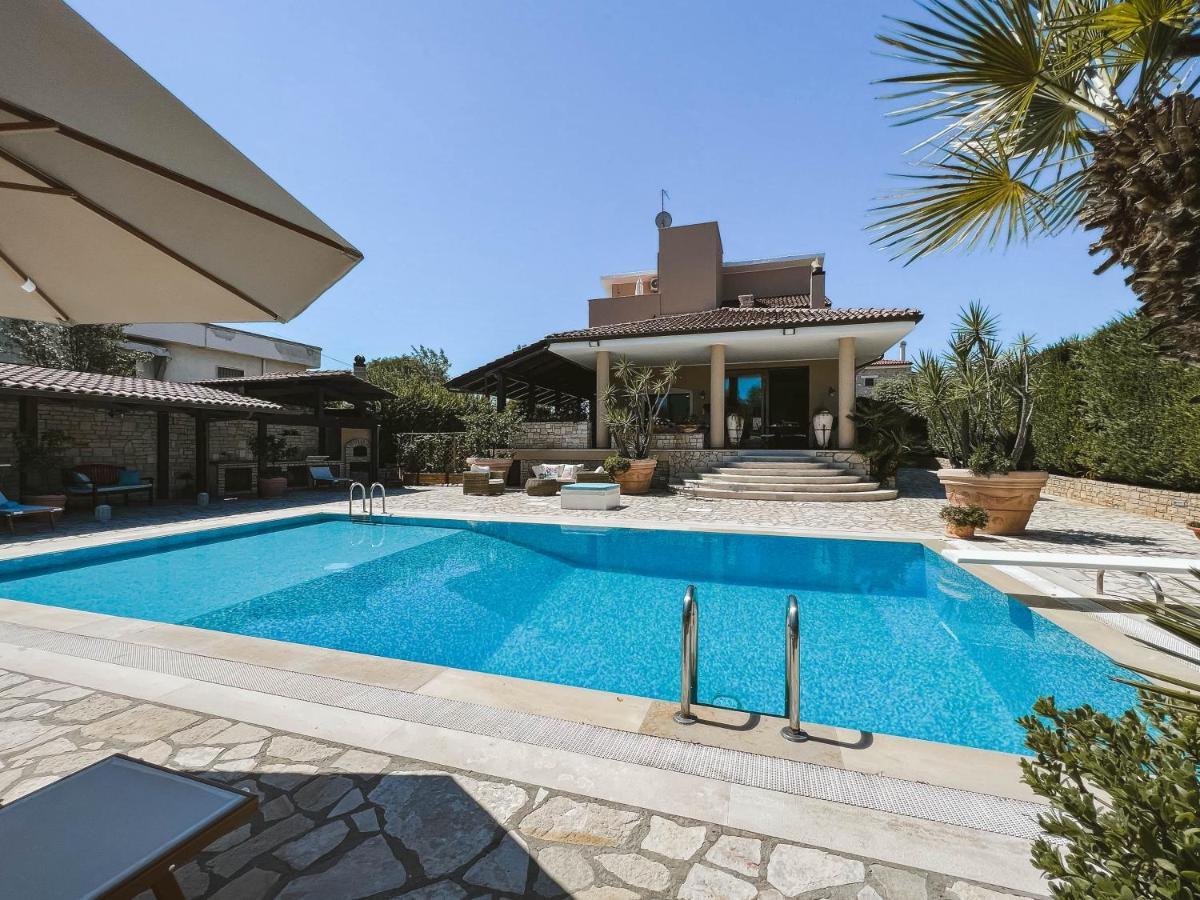 Villa Pietra Bianca - Luxury Stay In Puglia Trani Exterior photo